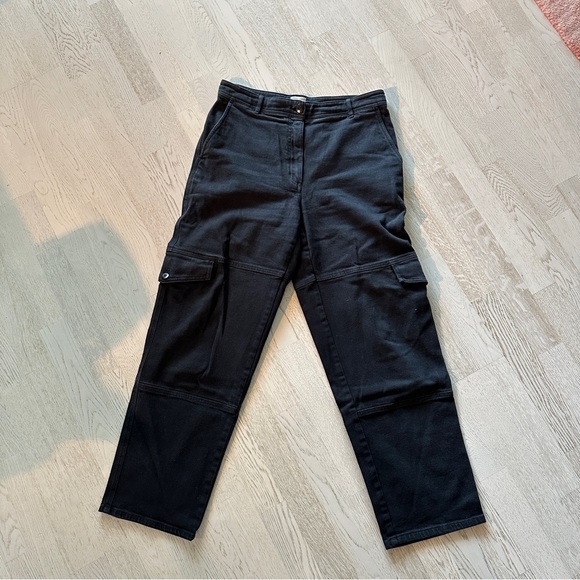 SOLD - Wilfred Free Cargo Pants - SIZE 10 - Picture 1 of 3